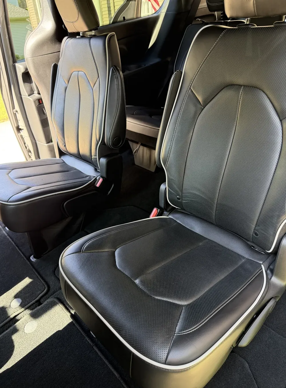 Chrysler Pacifica, second row, after cleaning
