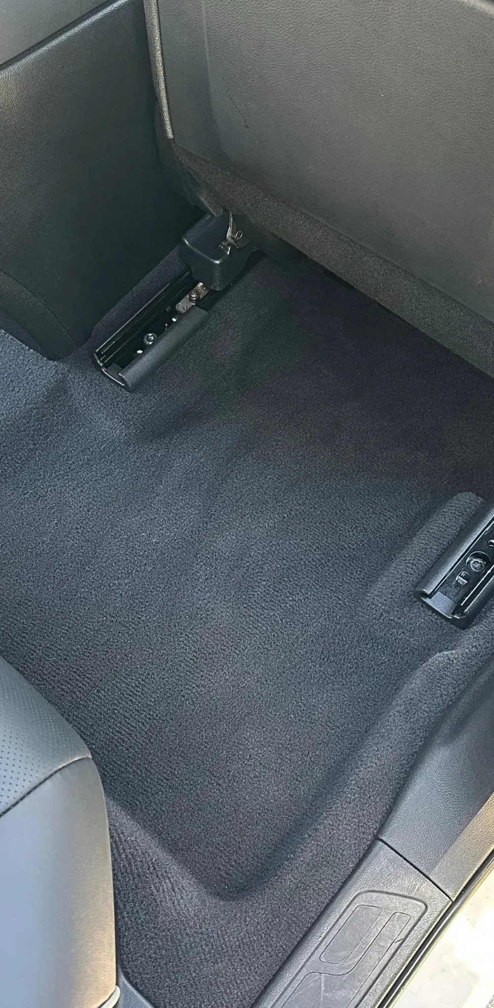 Acura RDX, rear passenger footwell, after cleaning